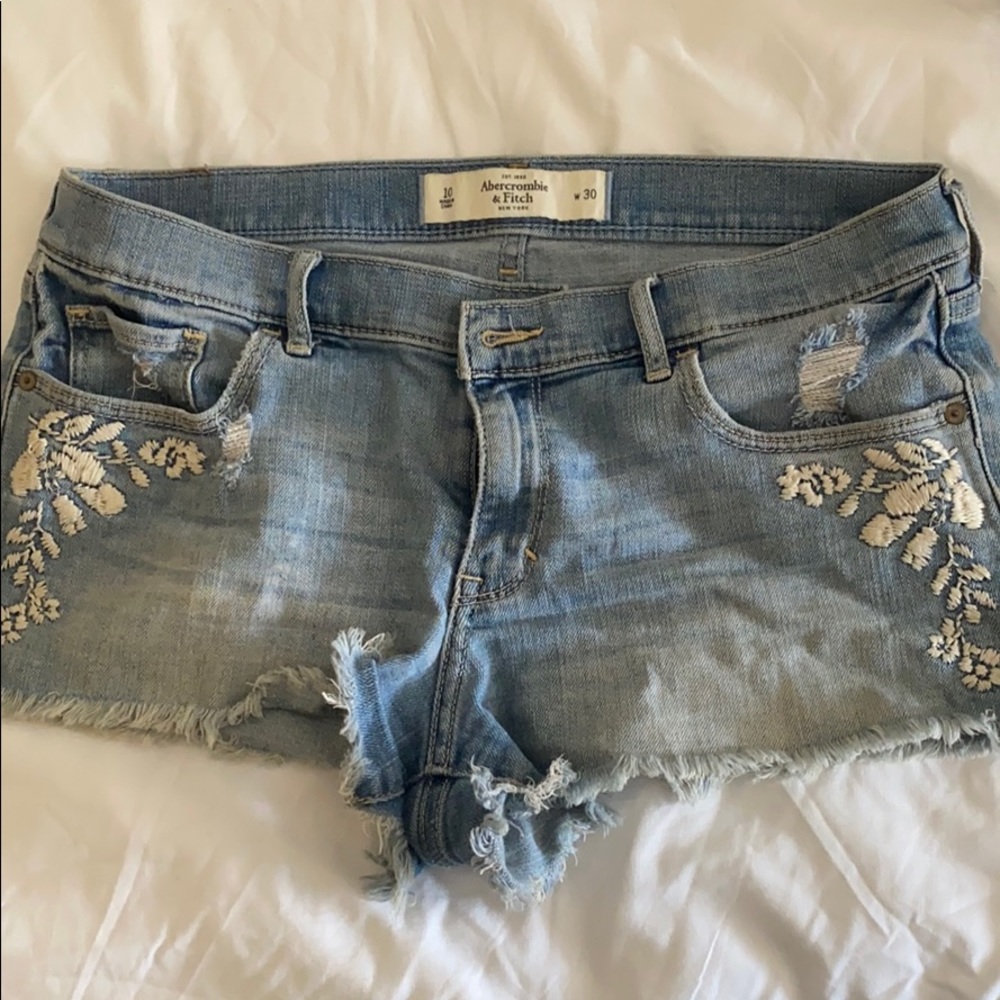Abercrombie Jean crop shorts